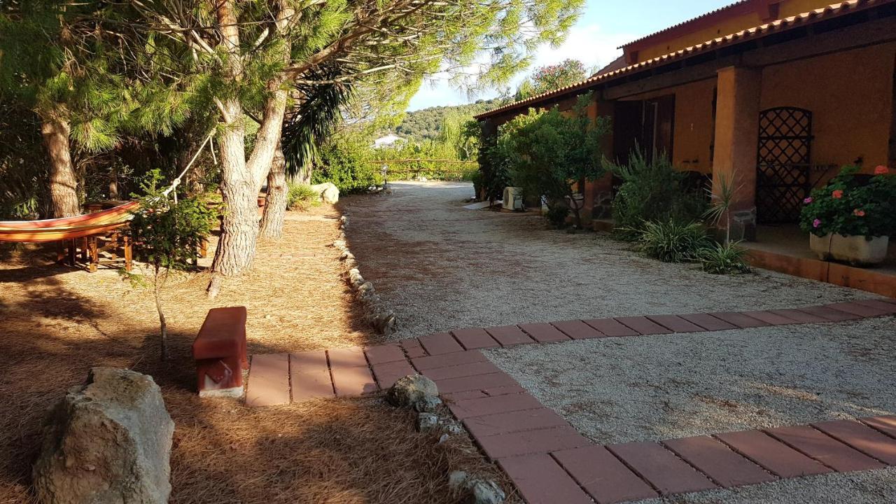 Agriturismo La Barca In Secca ออลเมโด ภายนอก รูปภาพ