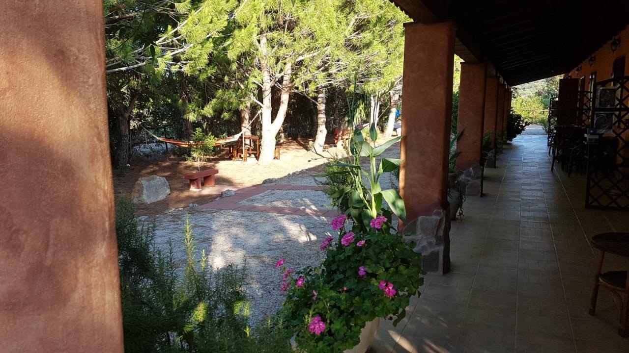 Agriturismo La Barca In Secca ออลเมโด ภายนอก รูปภาพ