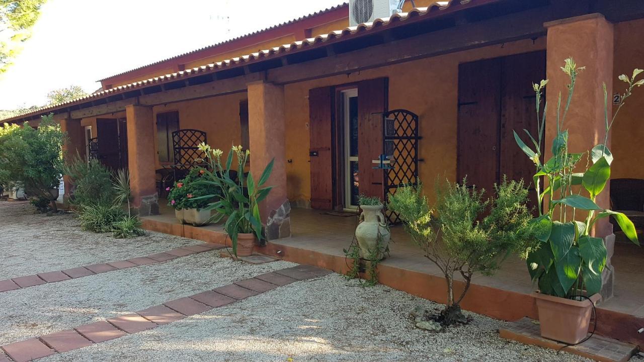 Agriturismo La Barca In Secca ออลเมโด ภายนอก รูปภาพ