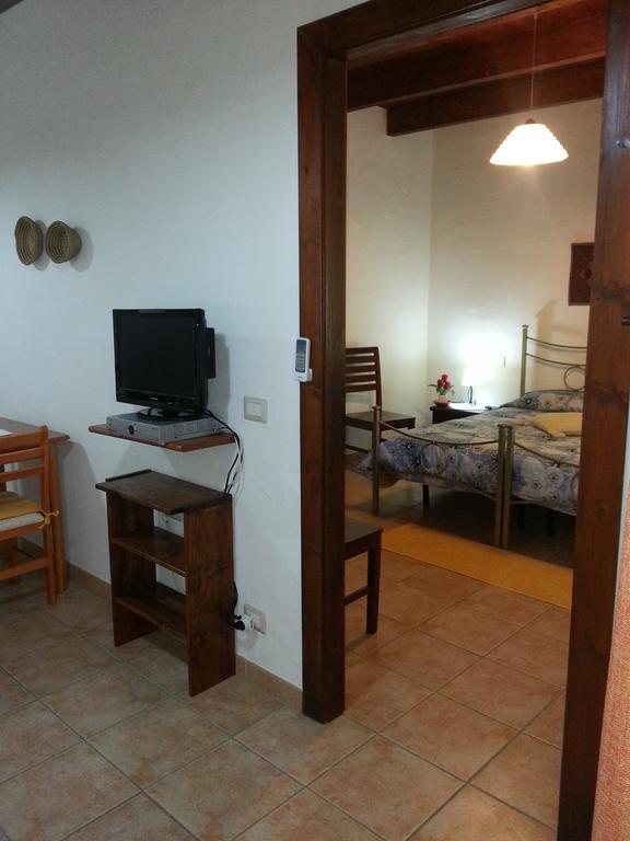 Agriturismo La Barca In Secca ออลเมโด ภายนอก รูปภาพ