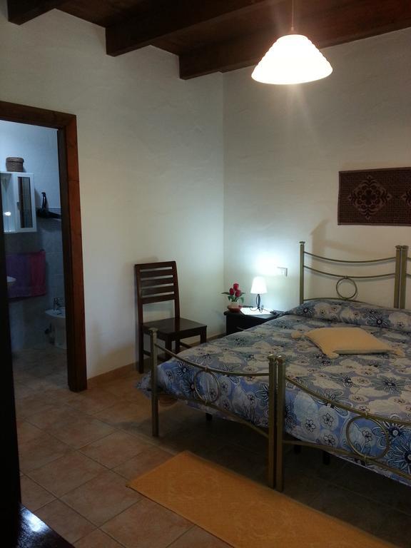 Agriturismo La Barca In Secca ออลเมโด ภายนอก รูปภาพ