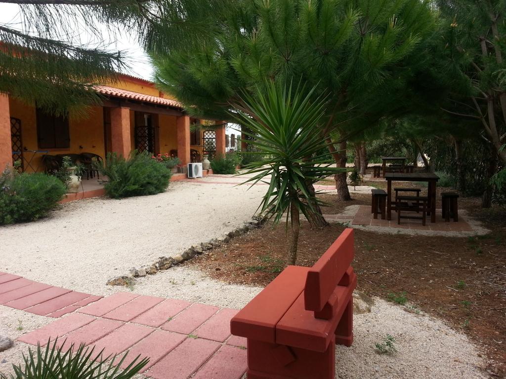 Agriturismo La Barca In Secca ออลเมโด ภายนอก รูปภาพ