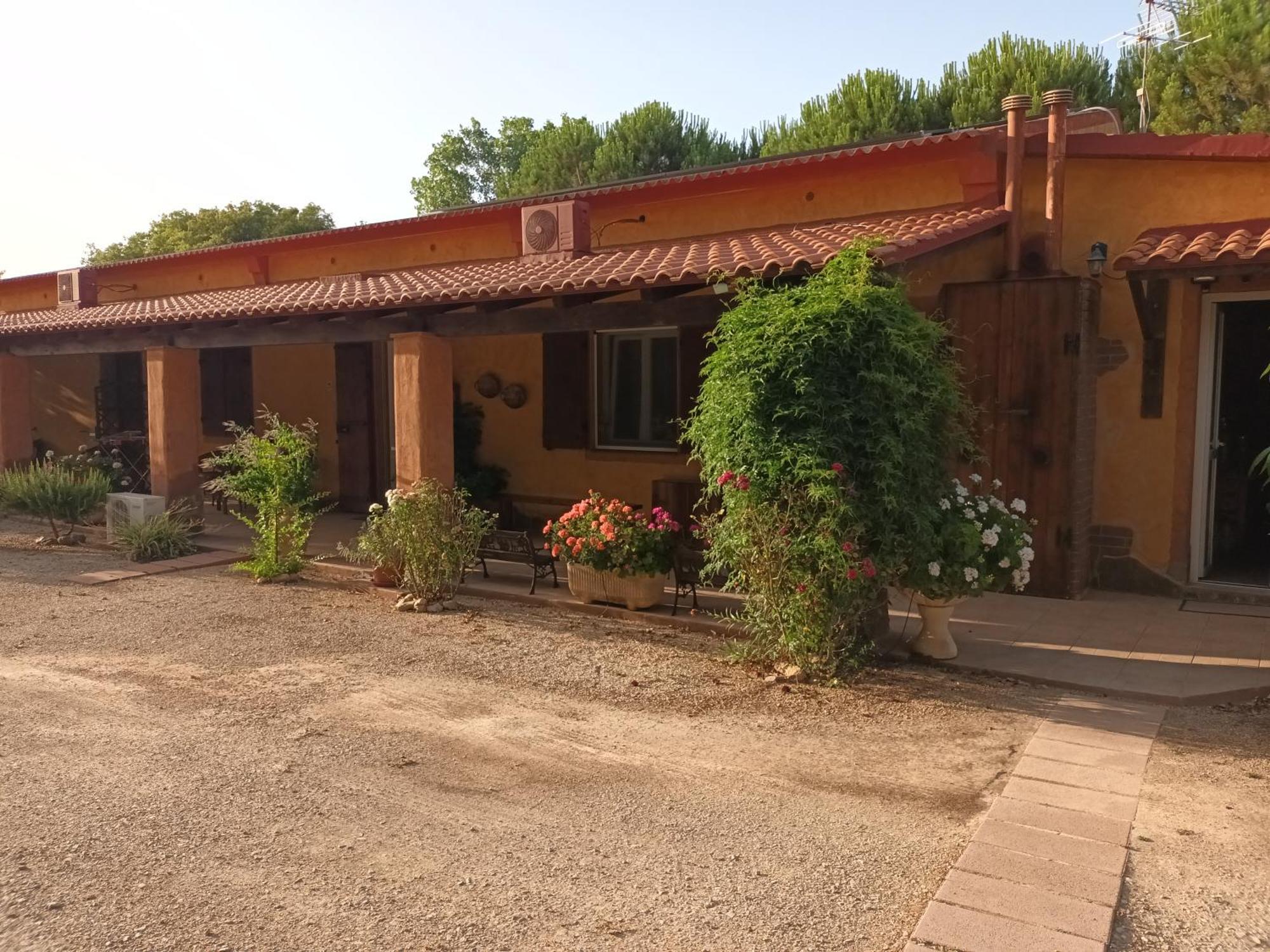 Agriturismo La Barca In Secca ออลเมโด ภายนอก รูปภาพ