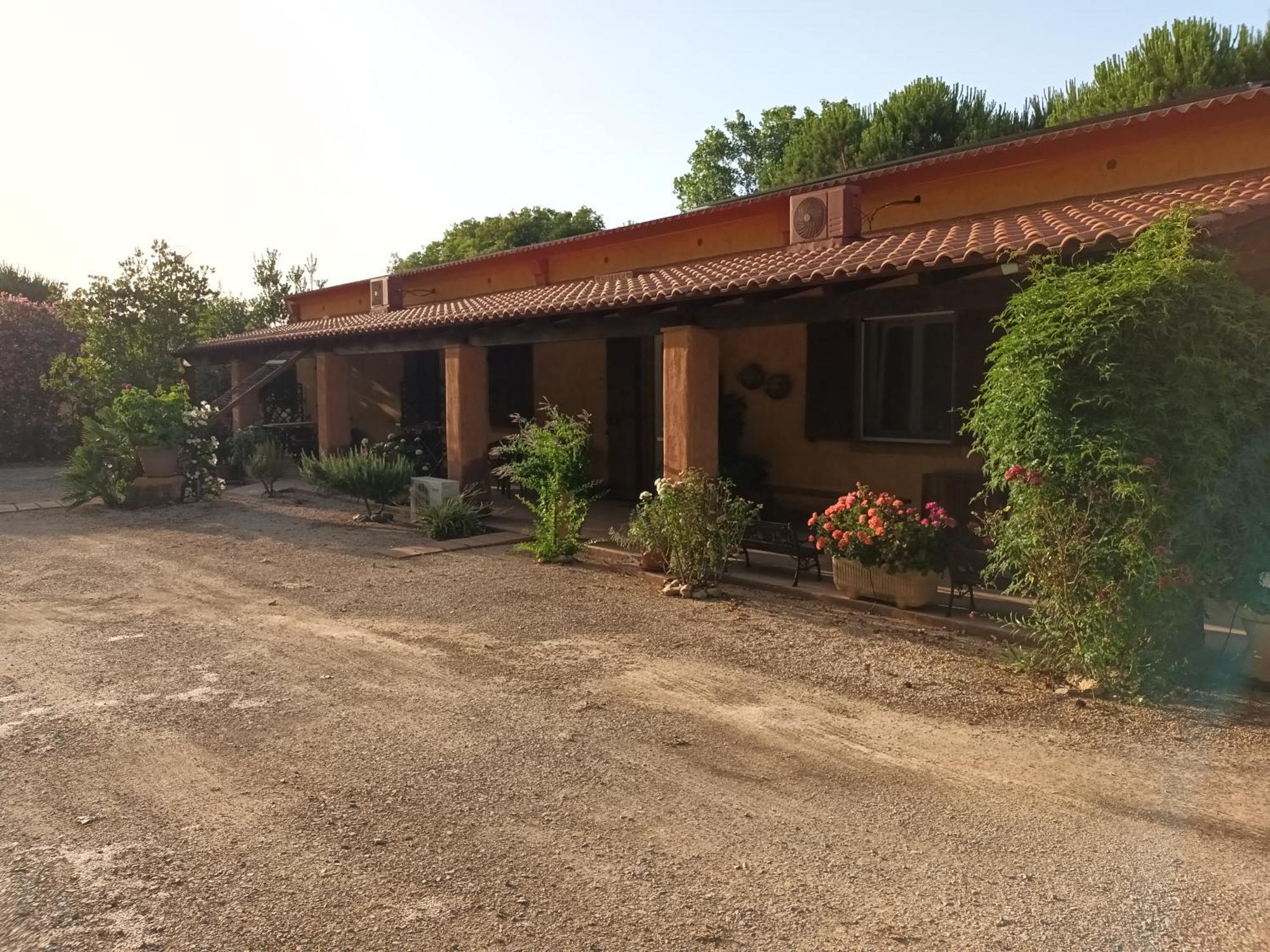 Agriturismo La Barca In Secca ออลเมโด ภายนอก รูปภาพ