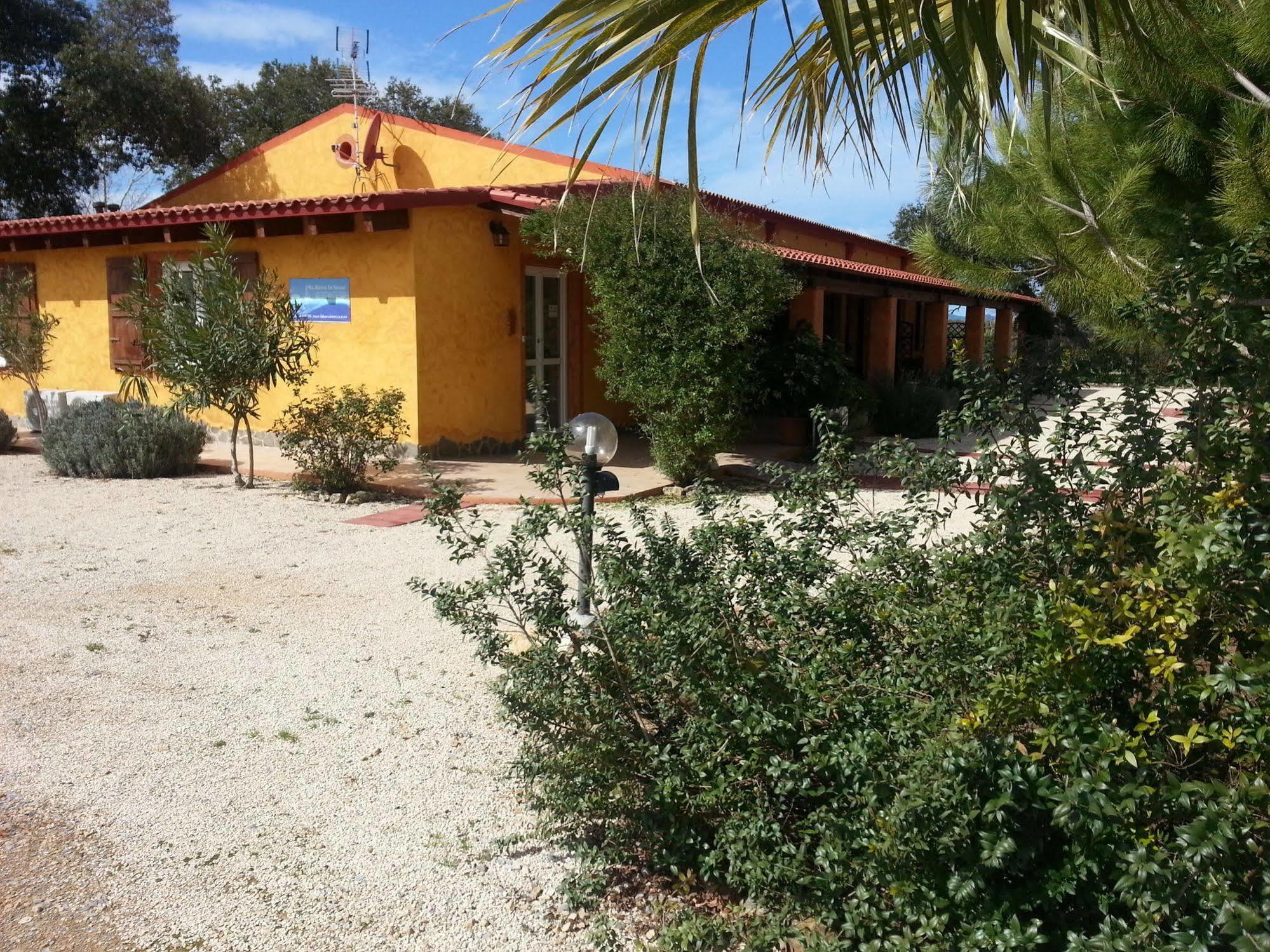 Agriturismo La Barca In Secca ออลเมโด ภายนอก รูปภาพ