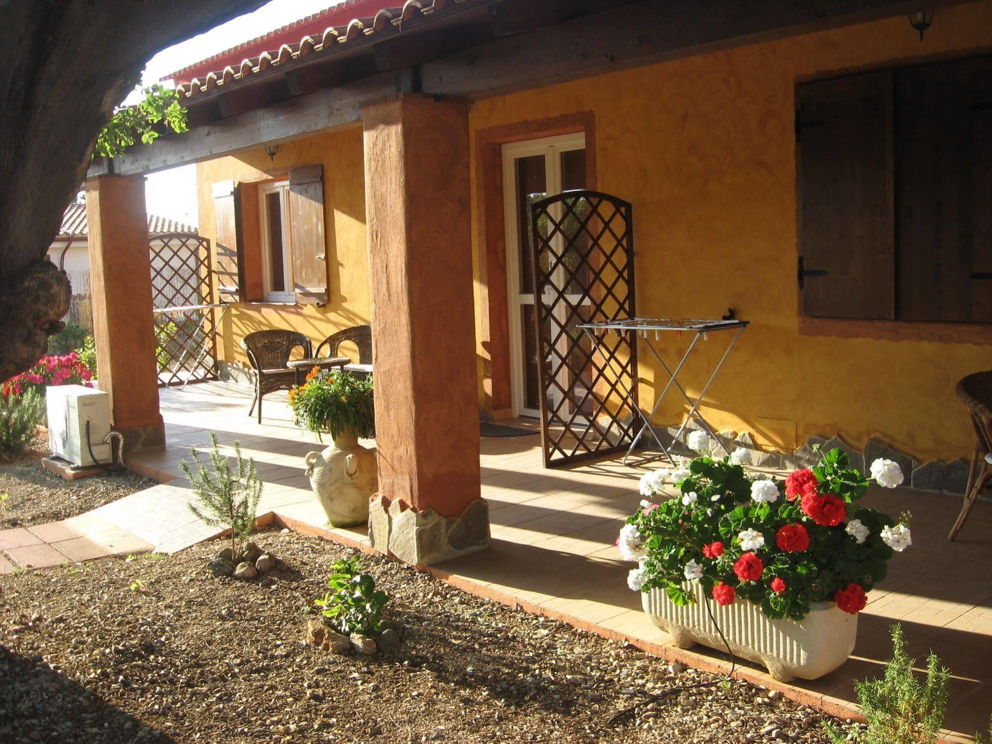 Agriturismo La Barca In Secca ออลเมโด ภายนอก รูปภาพ