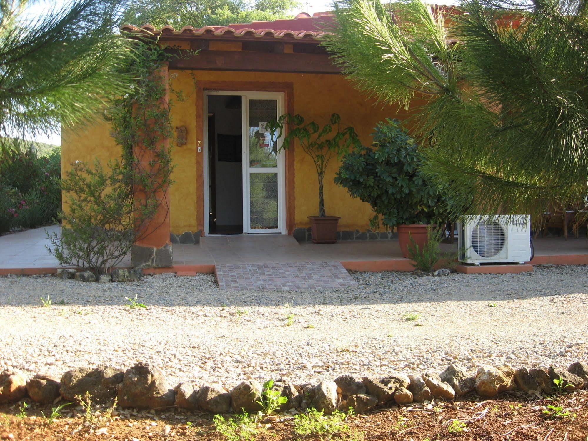 Agriturismo La Barca In Secca ออลเมโด ภายนอก รูปภาพ
