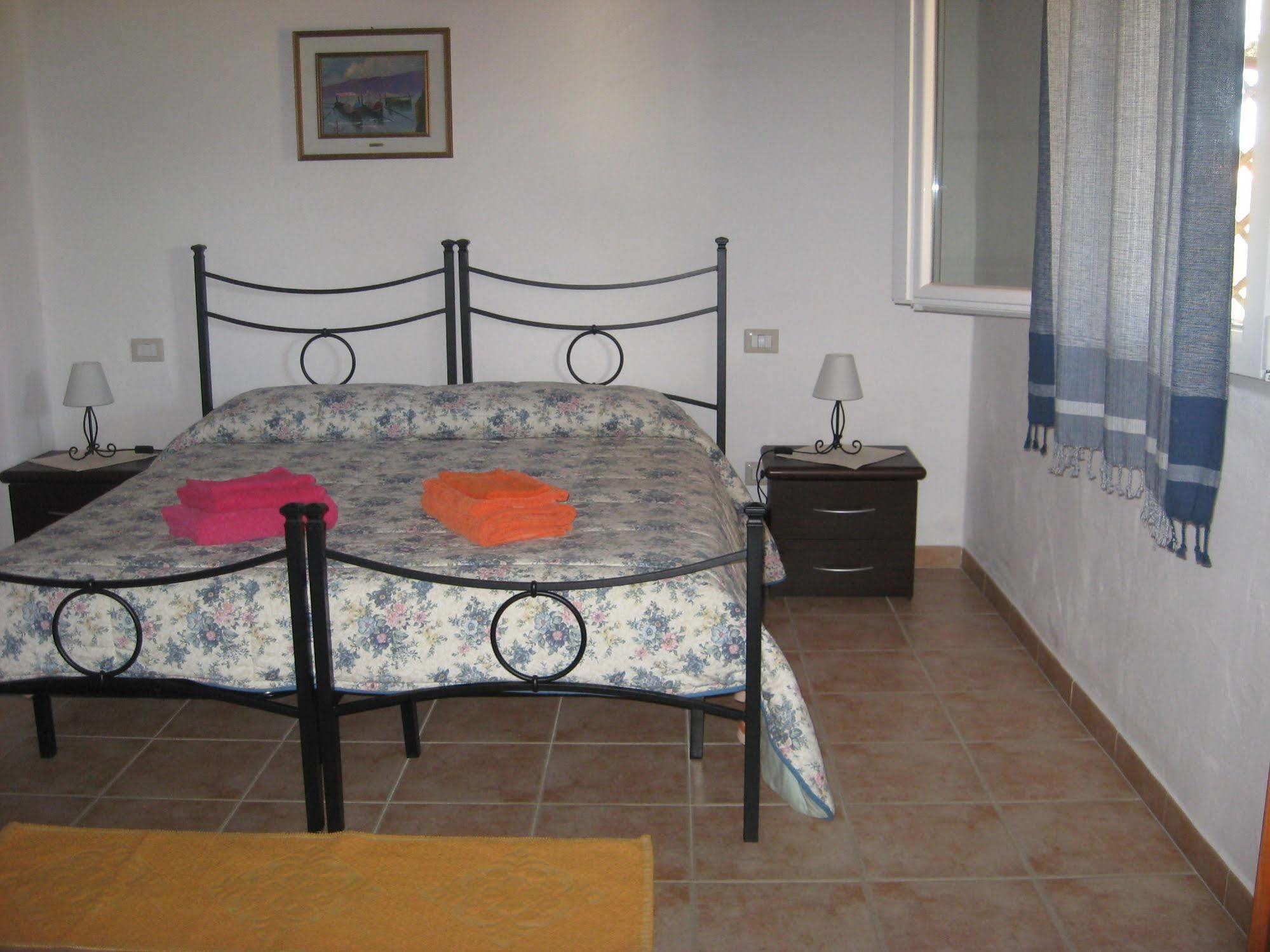 Agriturismo La Barca In Secca ออลเมโด ภายนอก รูปภาพ