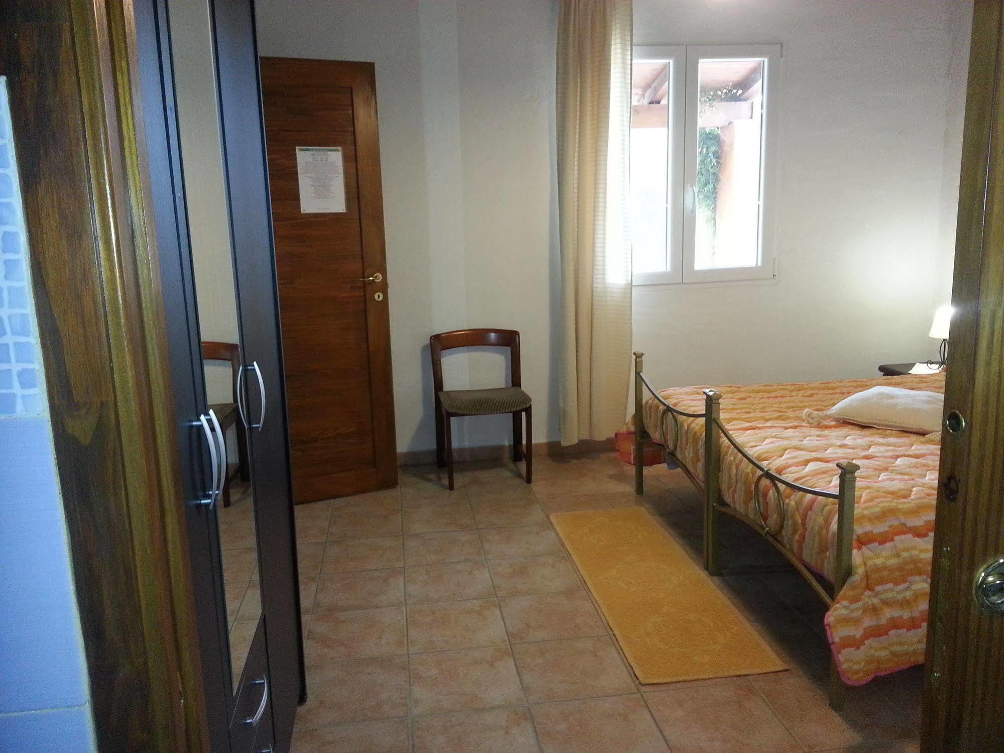 Agriturismo La Barca In Secca ออลเมโด ภายนอก รูปภาพ